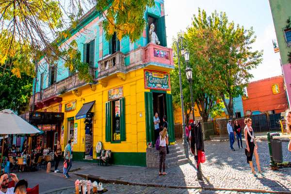 Paseo por el colorido barrio de La Boca, Buenos Aires