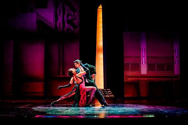 Elegant atmosphere at Tango Porteño, Buenos Aires