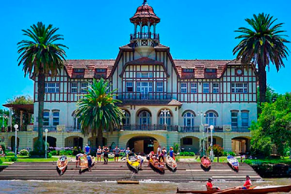  Exploring the canals of the Tigre Delta, Buenos Aires