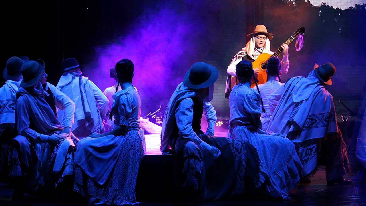 4 Dinner and tango show with Señor Tango, a dinner show that blends art and flavor in the heart of Buenos Aires.