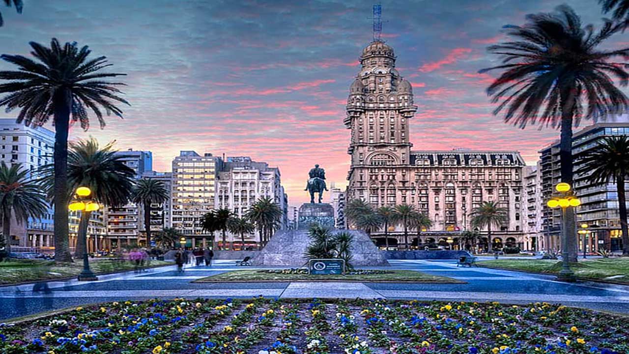 1 Experience an exclusive one-day tour in Montevideo, blending history, culture, and natural beauty.