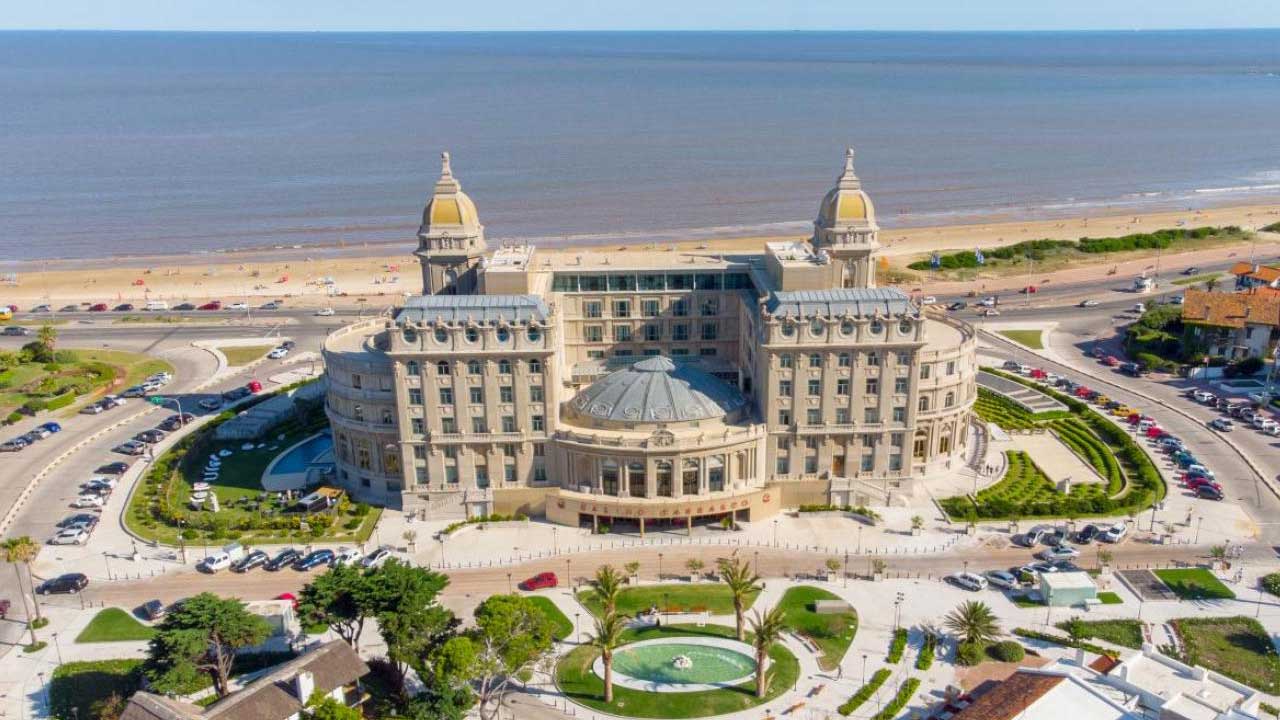 5 Experience an exclusive one-day tour in Montevideo, blending history, culture, and natural beauty.