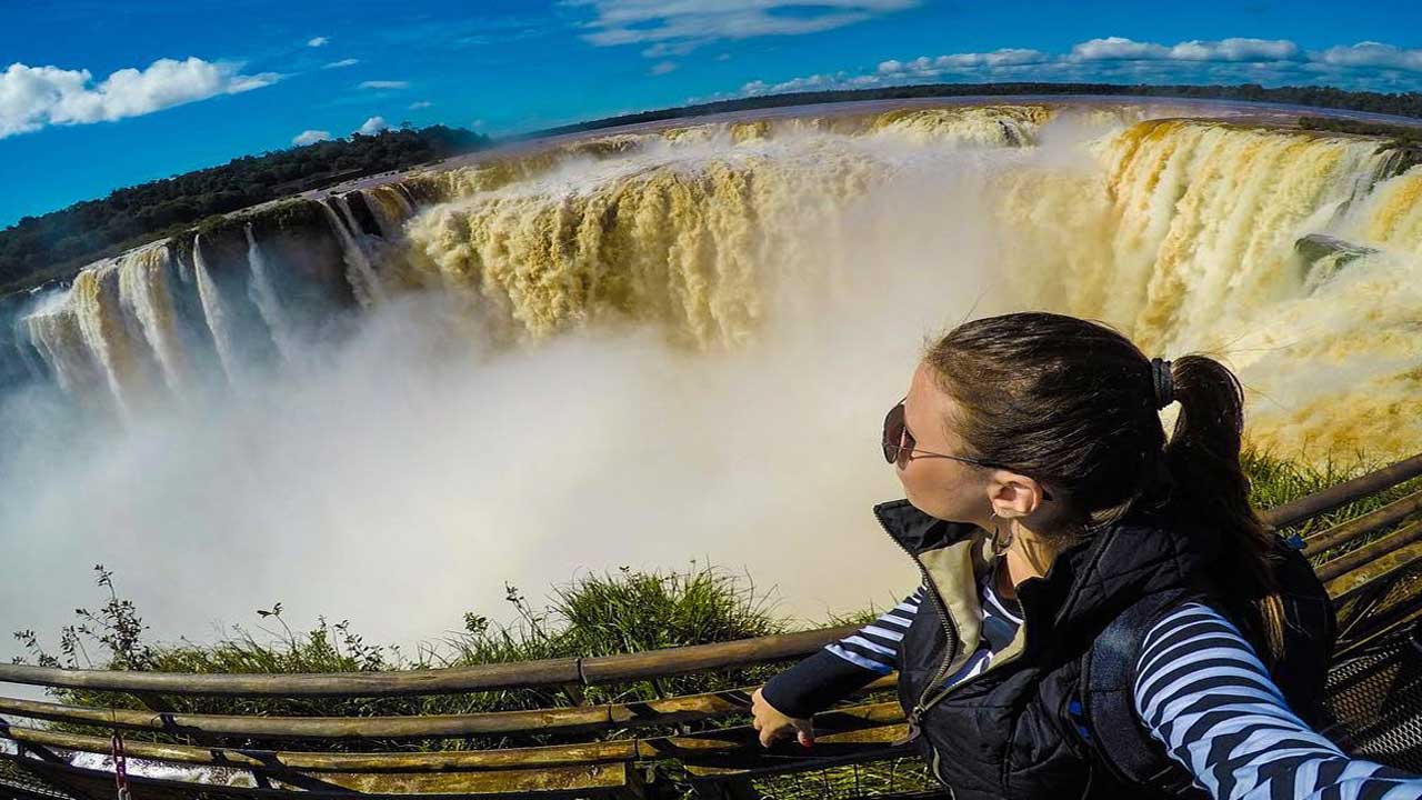 1 Dive into Iguazú Deluxe: an exclusive journey combining thrilling adventures, authentic culture, and stunning landscapes.
