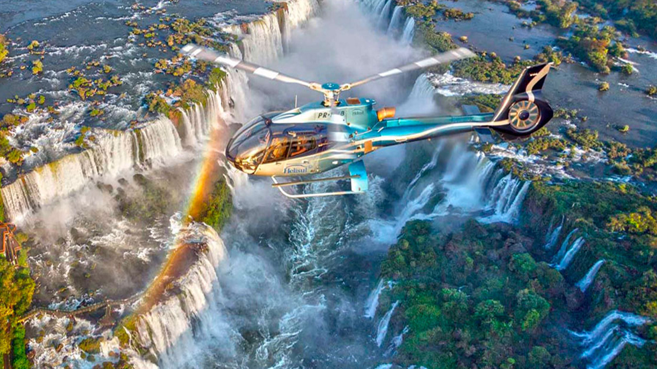 8 Dive into Iguazú Deluxe: an exclusive journey combining thrilling adventures, authentic culture, and stunning landscapes.
